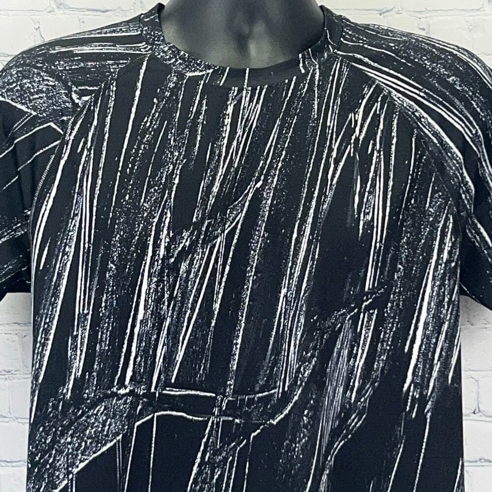 Sports Illustrated Abstract Raglan T Shirt M Medium Black Stretch Short Sleeve